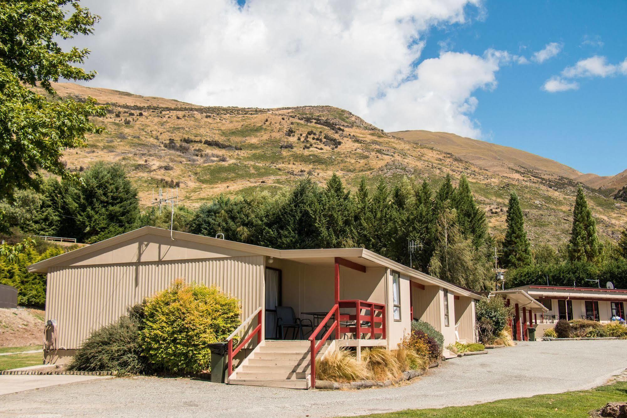 Mt Aspiring Holiday Park Hotel Wanaka Bagian luar foto