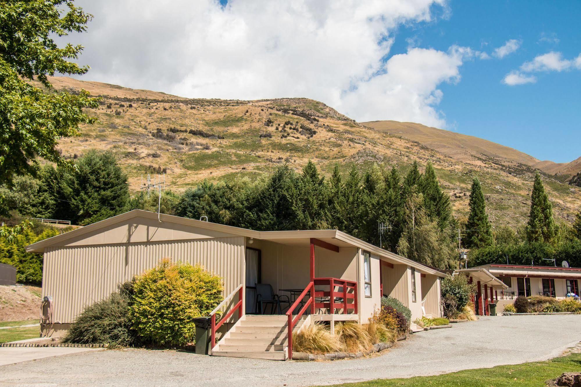 Mt Aspiring Holiday Park Wanaka Bagian luar foto
