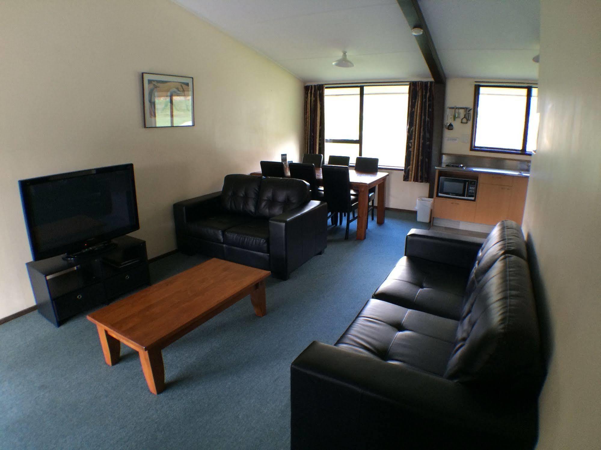 Mt Aspiring Holiday Park Hotel Wanaka Bagian luar foto