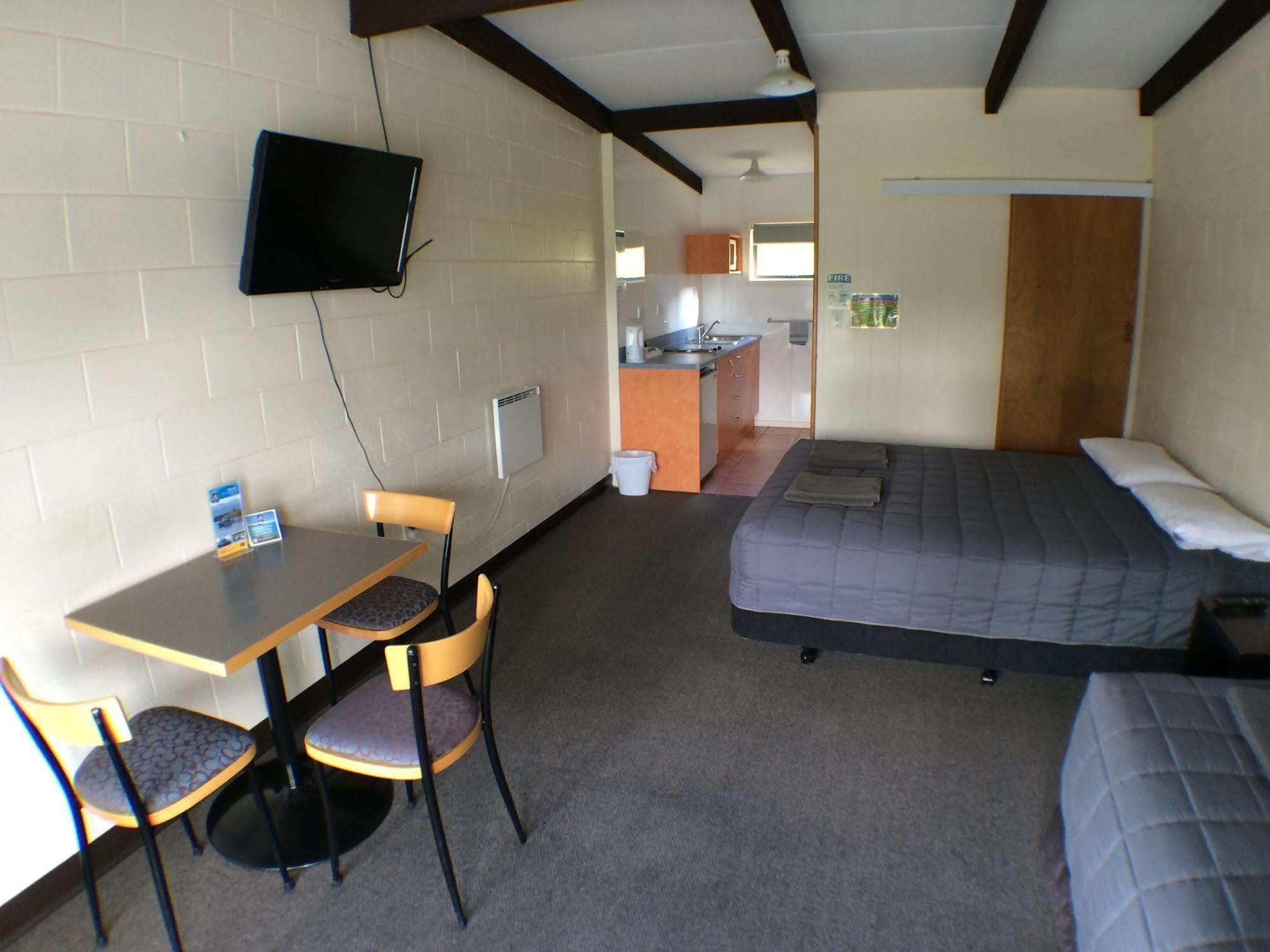 Mt Aspiring Holiday Park Hotel Wanaka Bagian luar foto