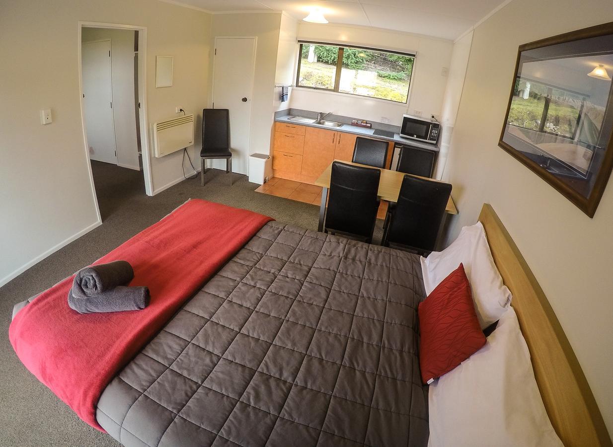 Mt Aspiring Holiday Park Wanaka Bagian luar foto