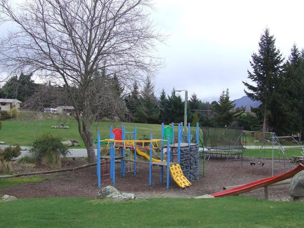 Mt Aspiring Holiday Park Wanaka Bagian luar foto